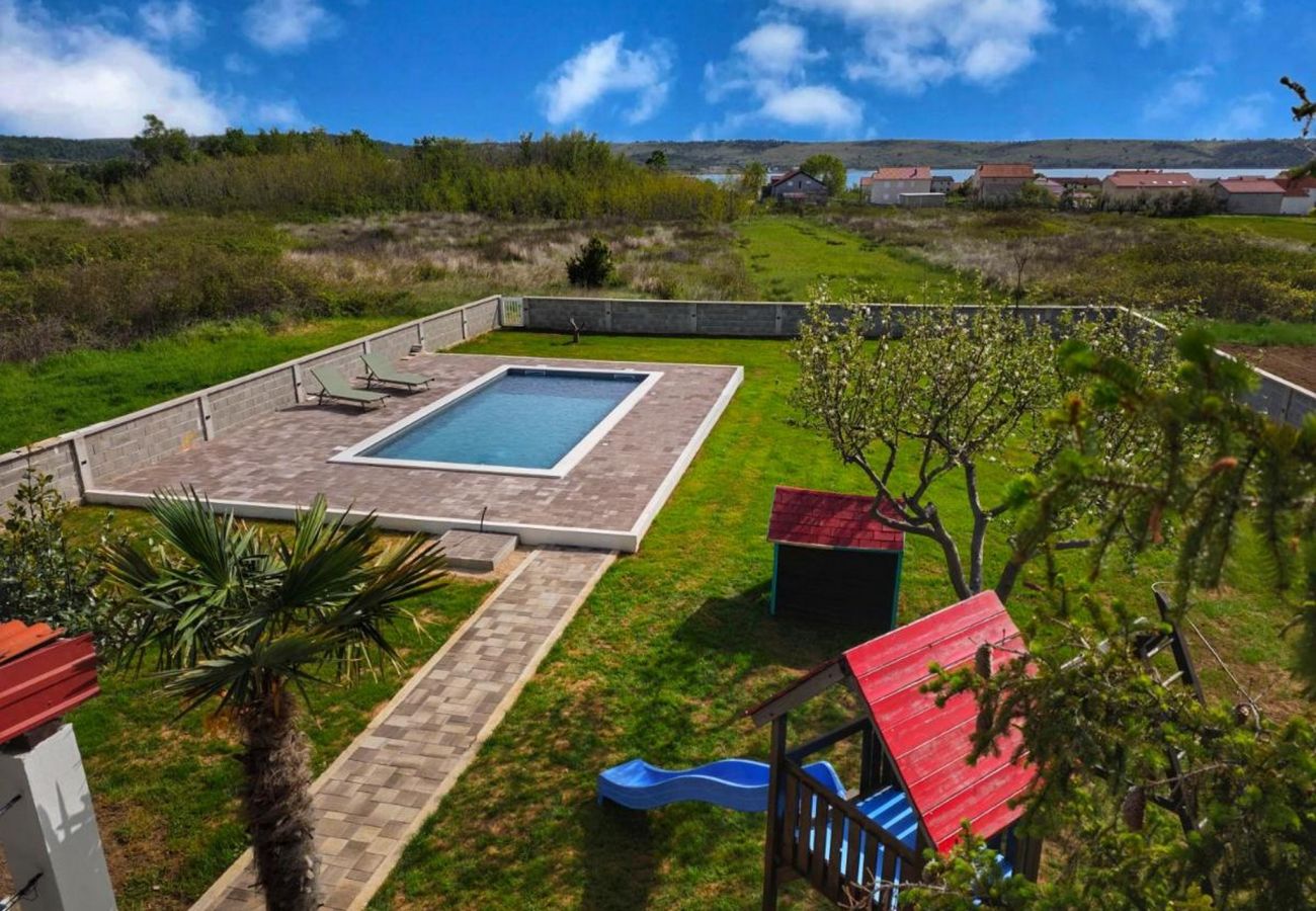 House in Ražanac - House Rose - three bedroom house with outdoor pool