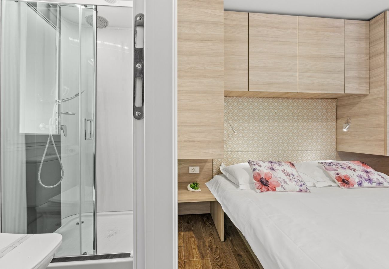 Mobile home in Šibenik - Resort Luxury Mobile Home (6+1) 2 