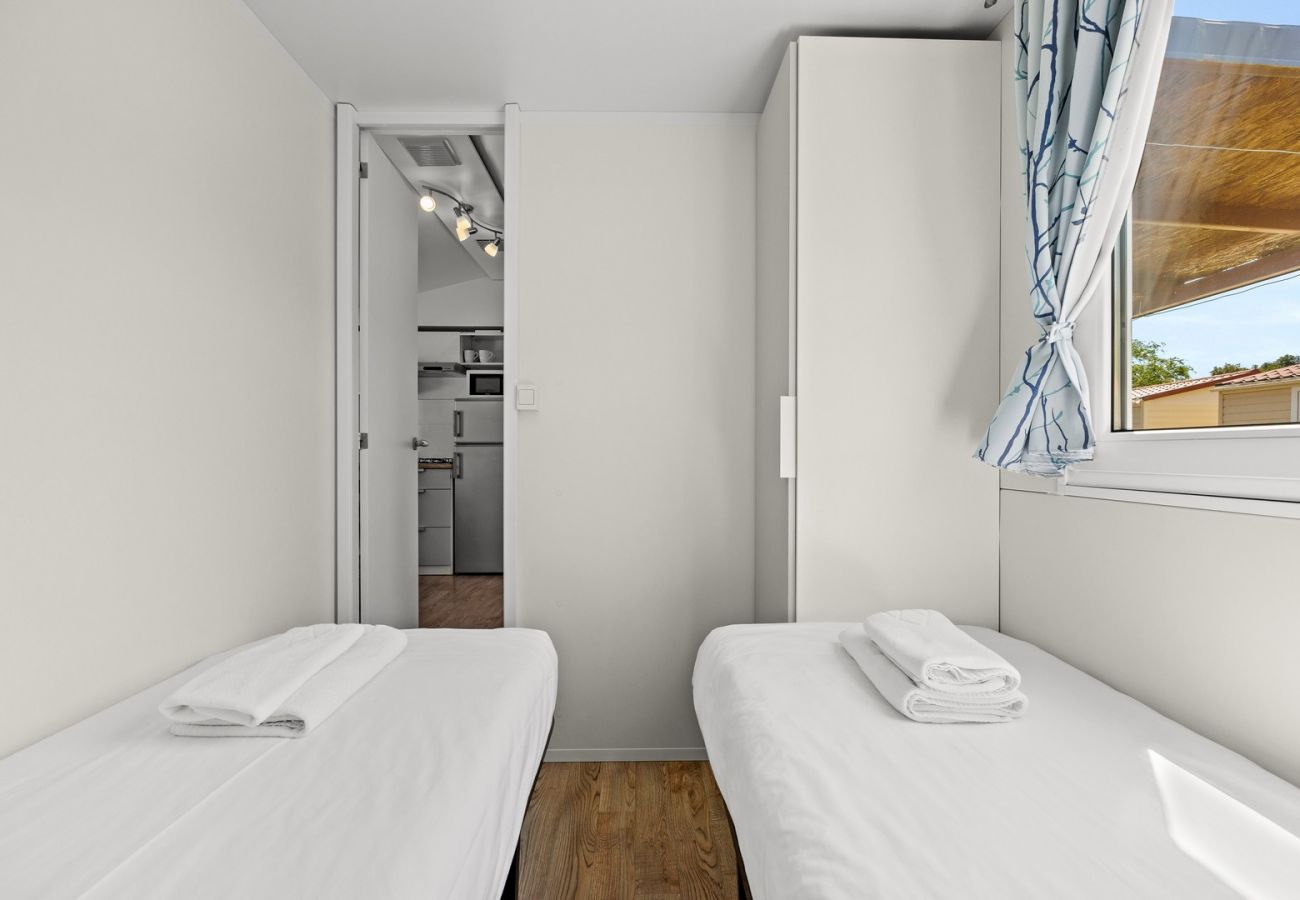 Mobile home in Šibenik - Resort Mobile Home - three bedroom 2