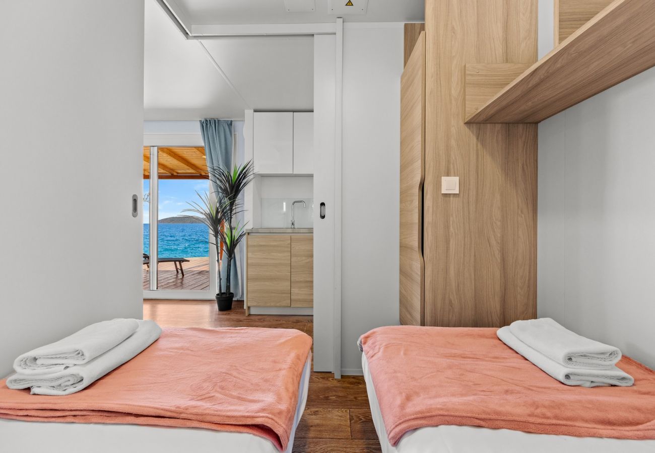 Mobile home in Šibenik - Resort Deluxe Mobile Home (6+1) Beachfront 2