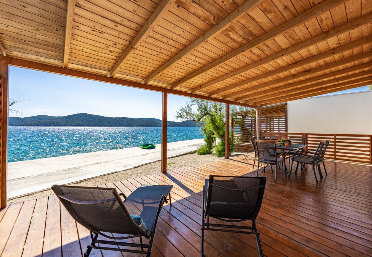 Mobile home in Šibenik - Resort Deluxe Mobile Home (6+1) Beachfront 2
