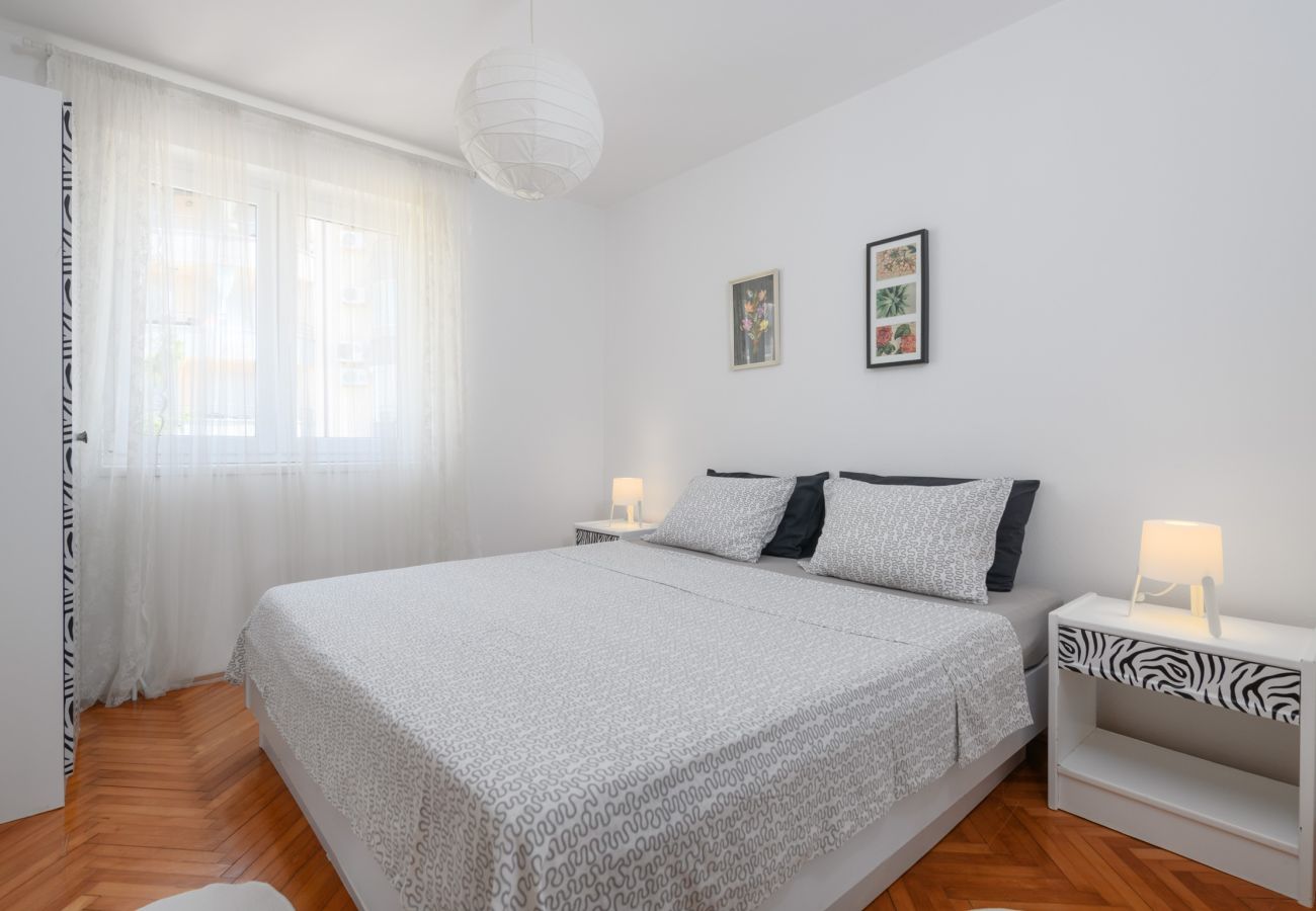 Apartment in Pula - Cozy Apartment Luka with Shared Pool and Gym