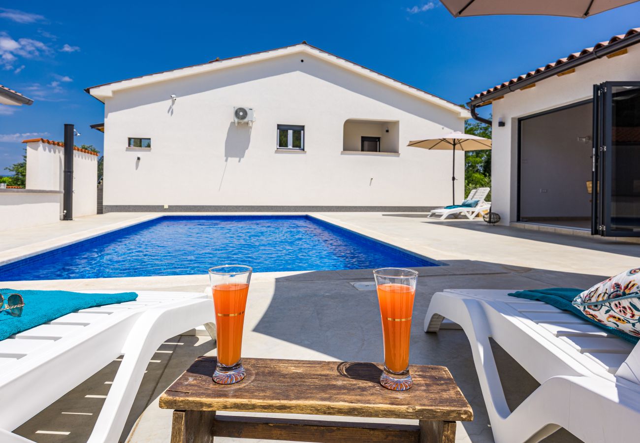 House in Boljevici - Nature Lovers Retreat - Casa Irena with Pool