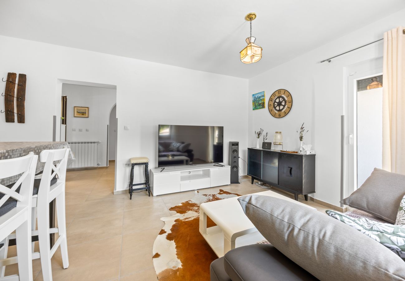 House in Boljevici - Nature Lovers Retreat - Casa Irena with Pool