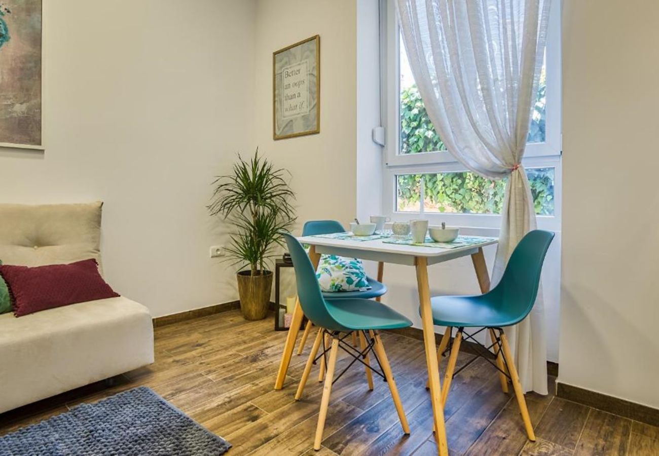 Studio in Pula - Studio C - Amphitheater Garden Apartments