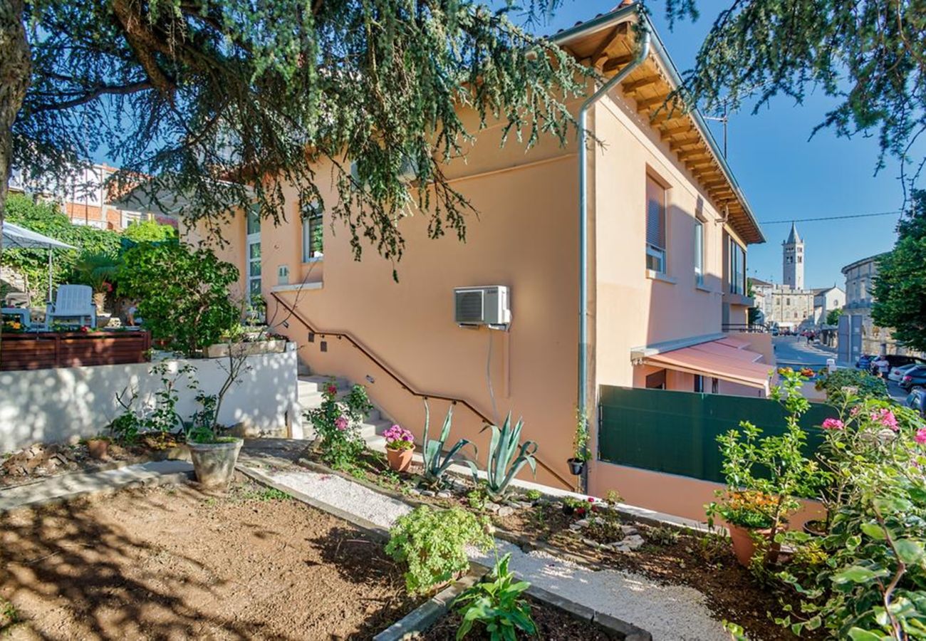 Studio in Pula - Studio C - Amphitheater Garden Apartments