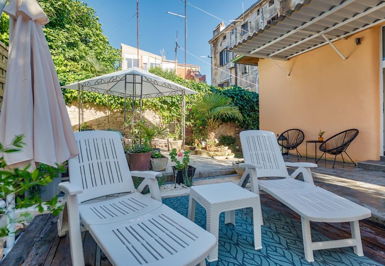 Studio in Pula - Studio C - Amphitheater Garden Apartments