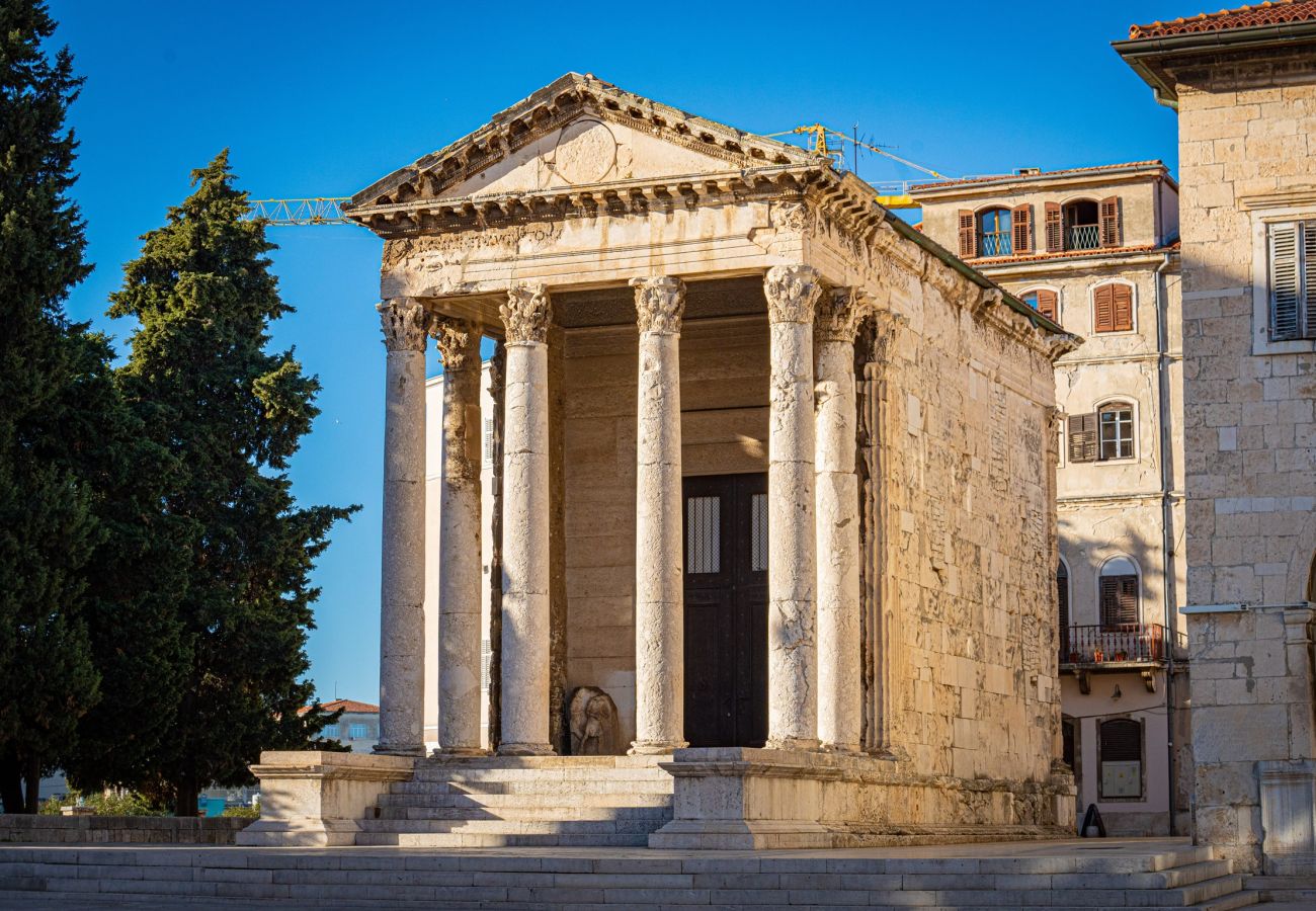 Mobile home in Pješčana uvala - Nature Oasis - Mobile Home Sara