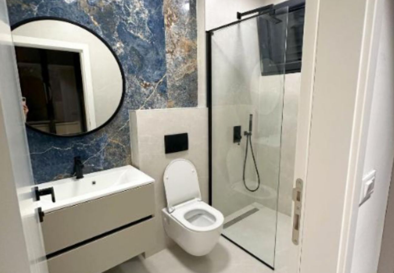 Apartment in Zadar - Beautiful apartment right by the sea with a view