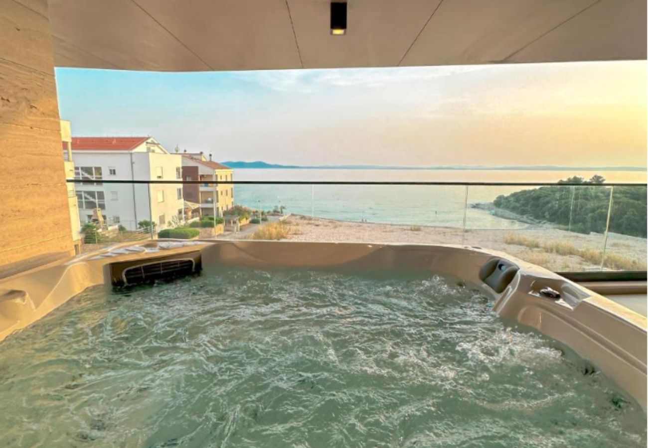 Apartment in Zadar - Beautiful apartment right by the sea with a view