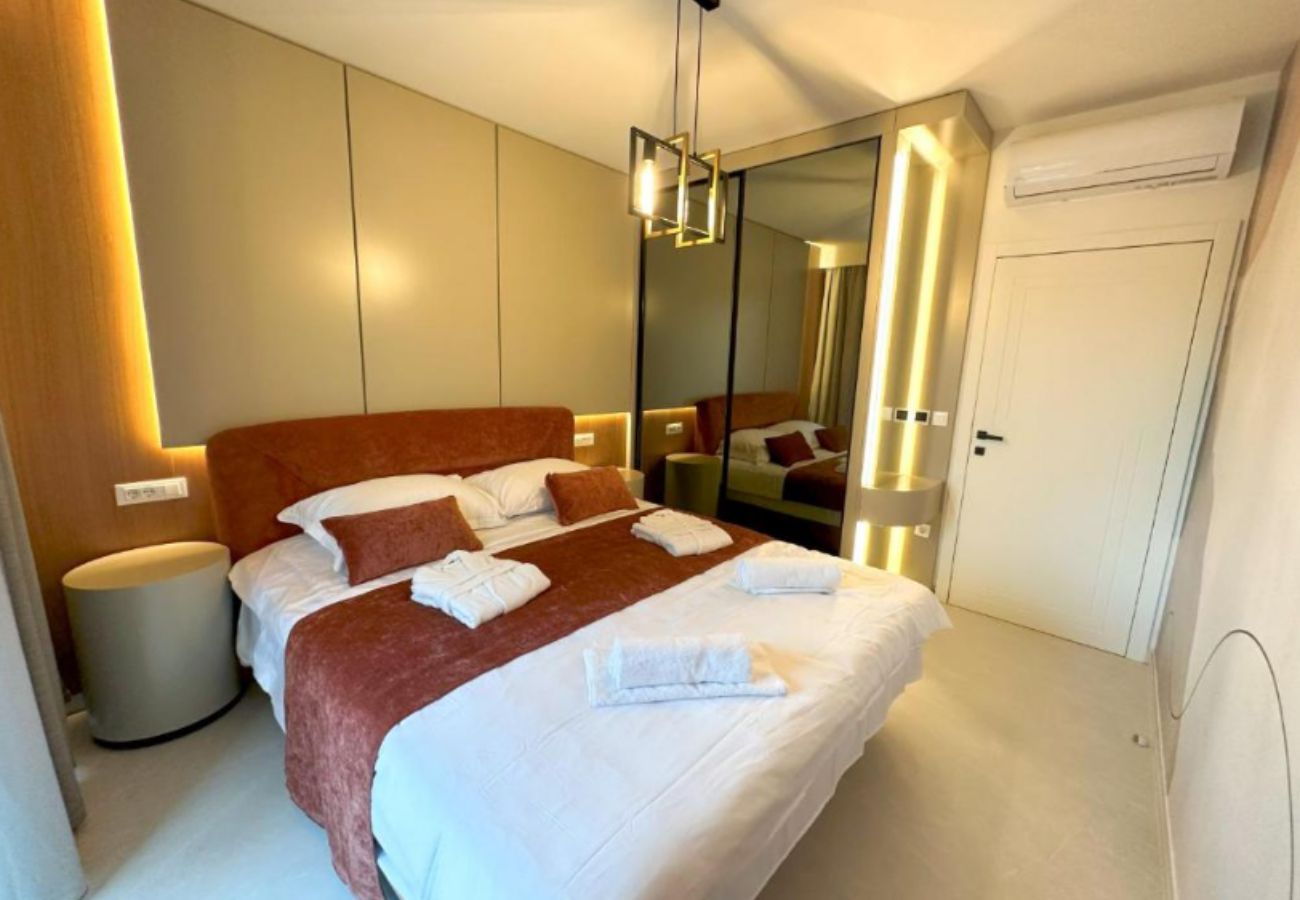 Apartment in Zadar - Beautiful apartment right by the sea with a view