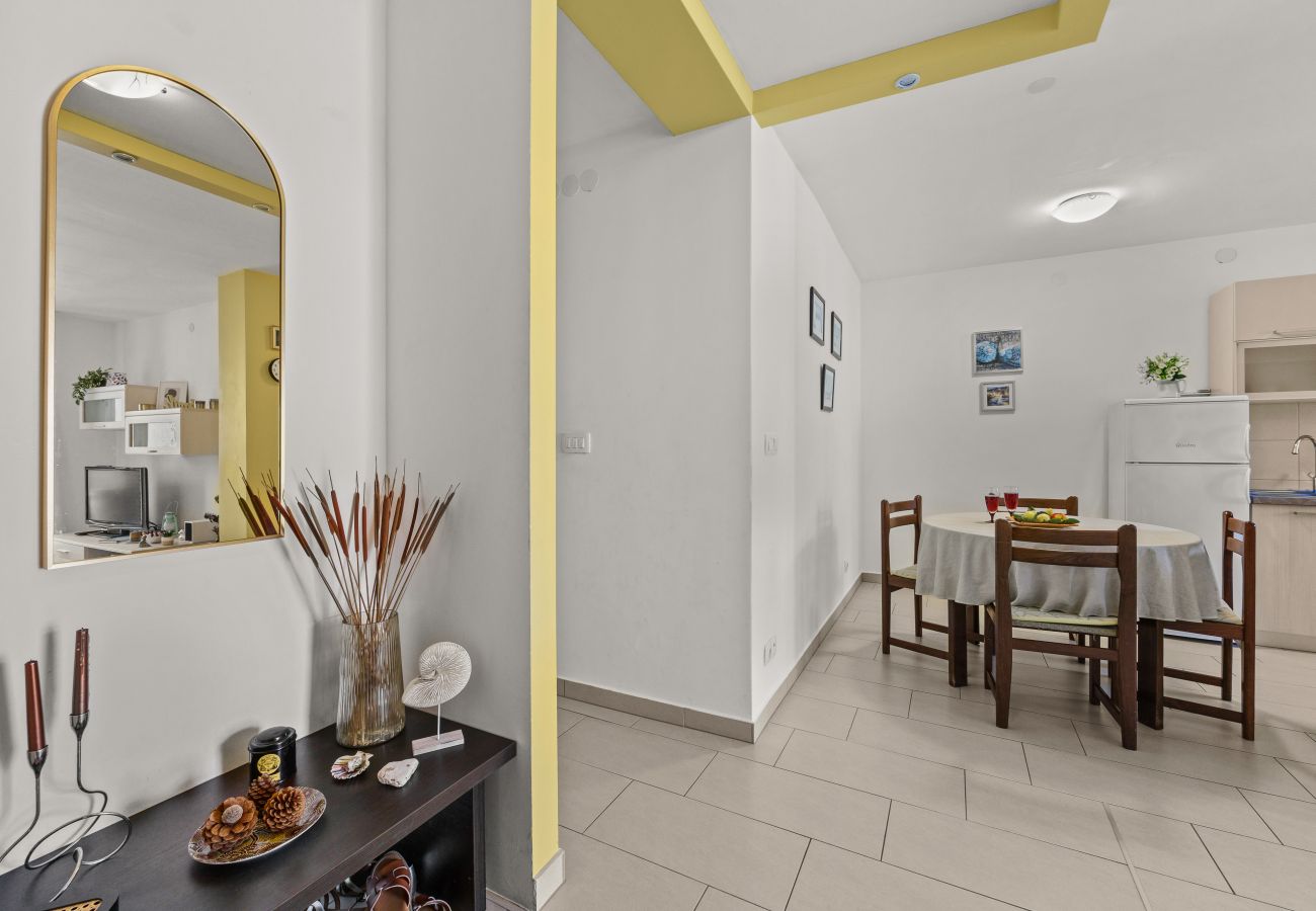 Apartment in Fažana - Relaxing Apartment Ines in Fazana - Close to Beach