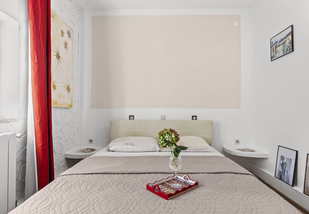 Apartment in Valbandon - Charming three-bedroom apartment near the sea