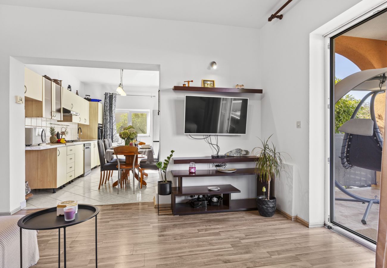 Apartment in Valbandon - Charming three-bedroom apartment near the sea