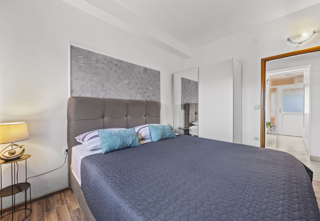 Apartment in Valbandon - Charming three-bedroom apartment near the sea