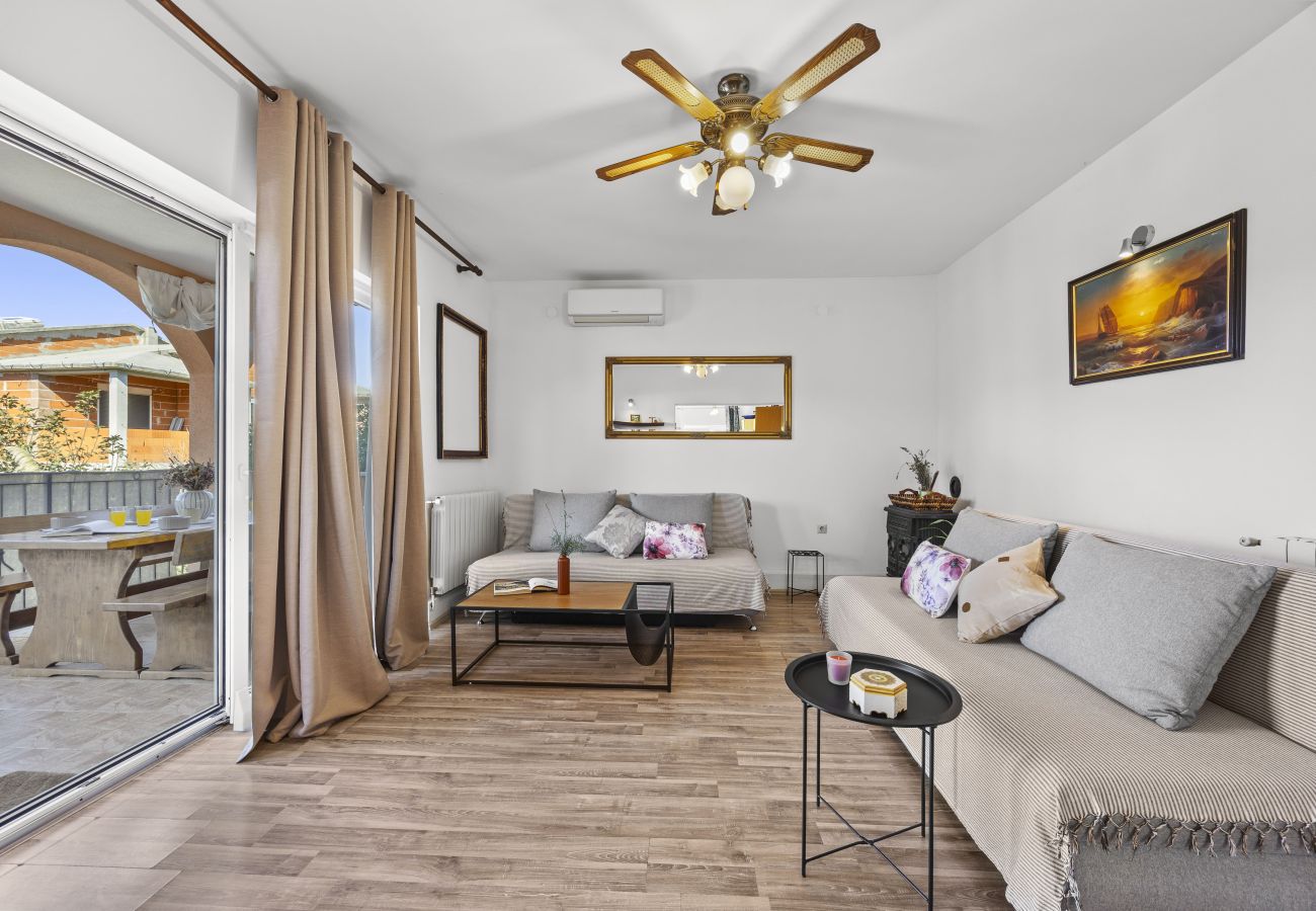 Apartment in Valbandon - Charming three-bedroom apartment near the sea