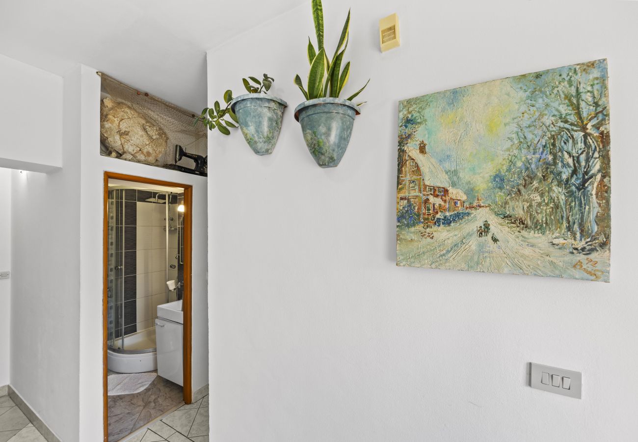 Apartment in Valbandon - Charming three-bedroom apartment near the sea