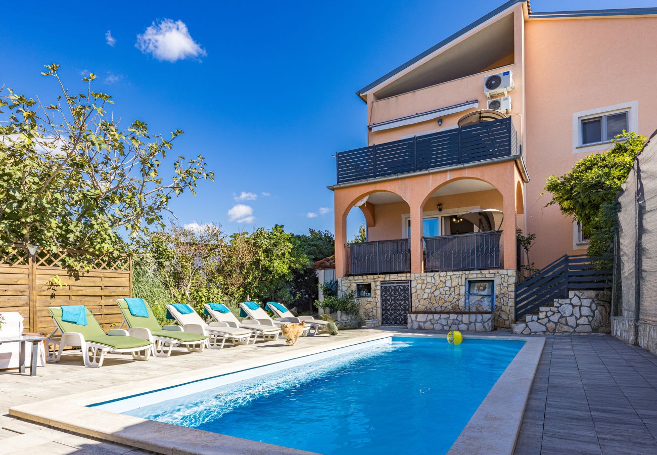 Apartment in Valbandon - Charming three-bedroom apartment near the sea