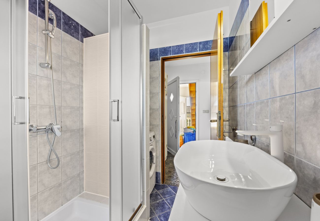 Apartment in Valbandon - ES 3 - Apartment with Balcony and Shared Pool