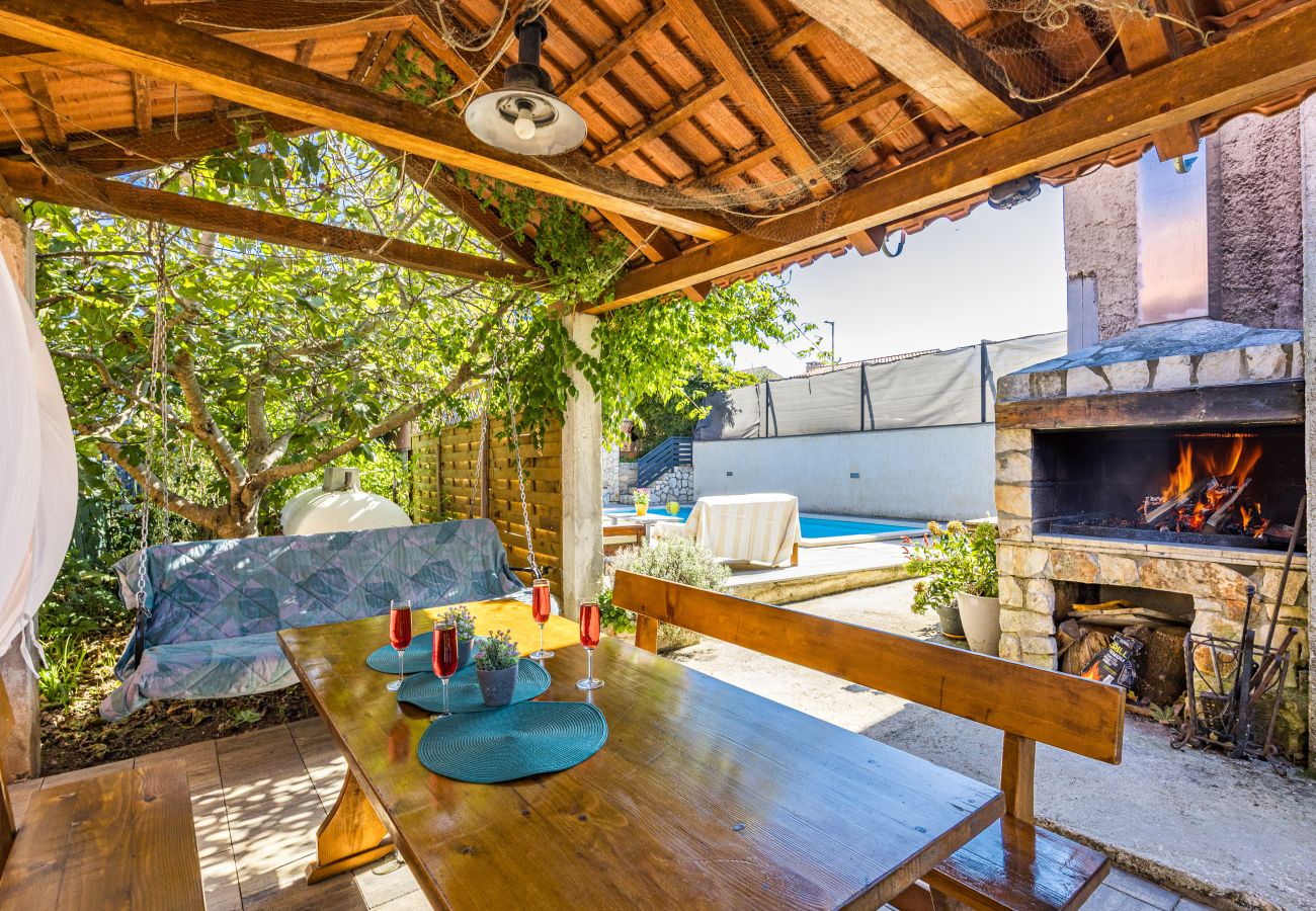 Apartment in Valbandon - ES 3 - Apartment with Balcony and Shared Pool