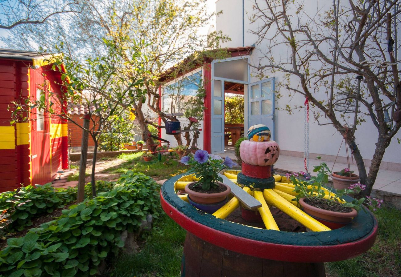 Apartment in Šibenik-Brodarica - Cozy Brodarica Apartment A1