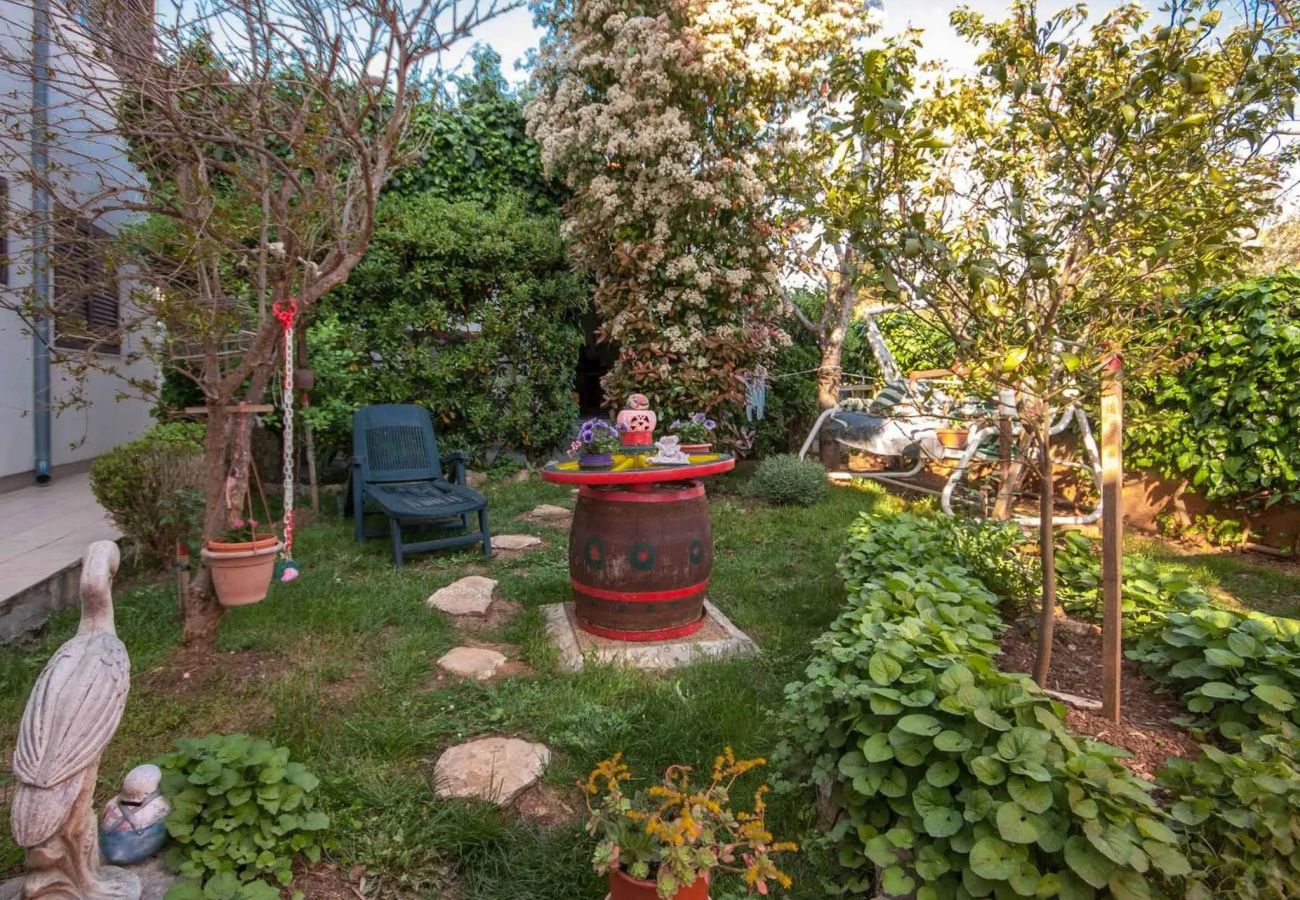 Apartment in Šibenik-Brodarica - Cozy Brodarica Apartment A1