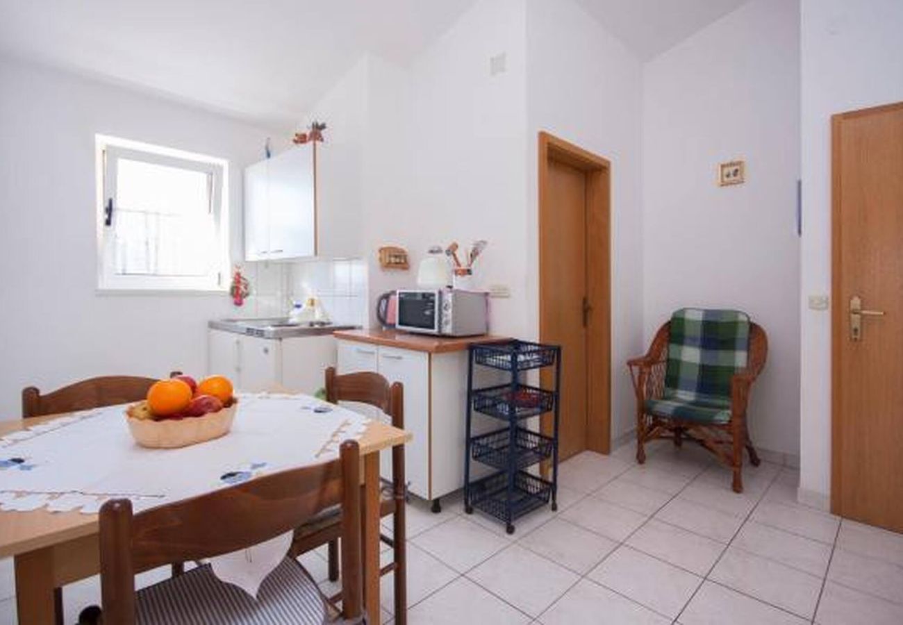 Apartment in Šibenik-Brodarica - Charming Brodarica Apartment A3