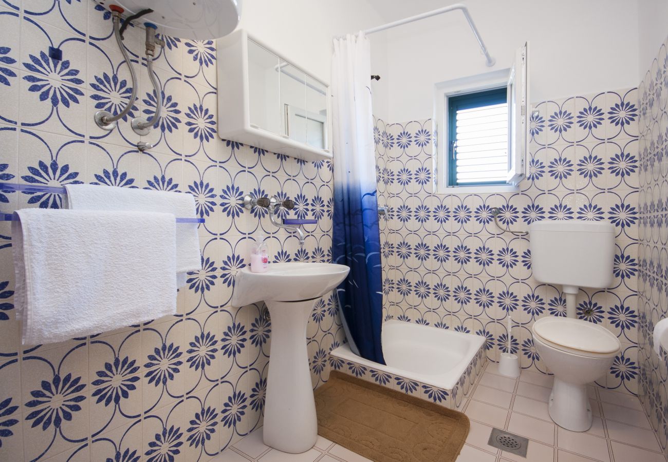 Apartment in Šibenik-Brodarica - FIve bedroom apartment Daniel