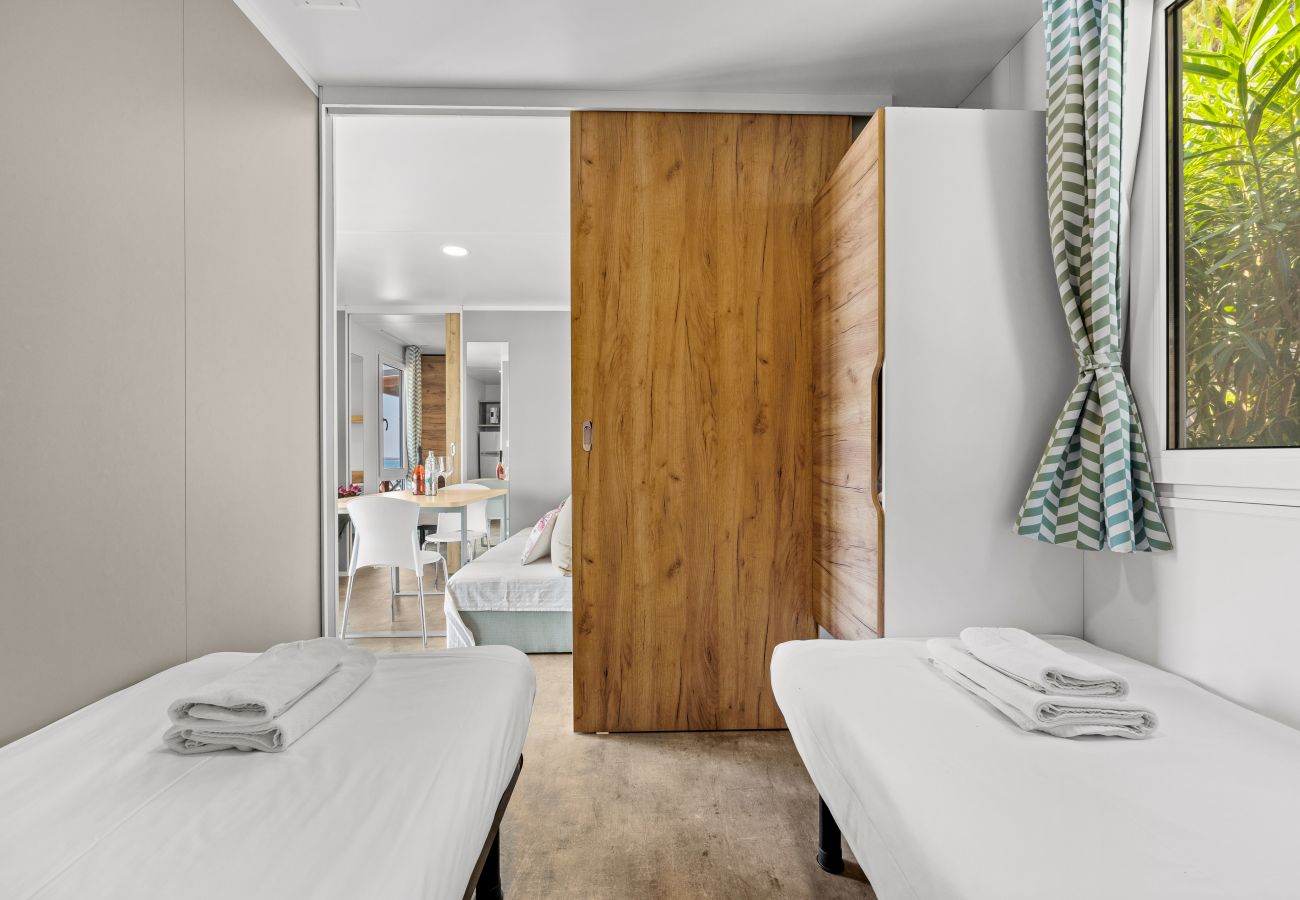 Terraced House in Šibenik - Premium Resort Mobile Home Beachfront