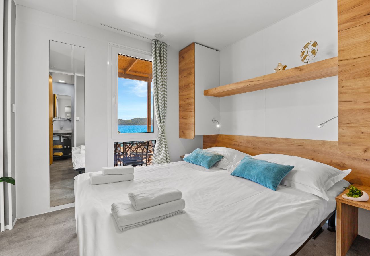 Terraced House in Šibenik - Premium Resort Mobile Home Beachfront