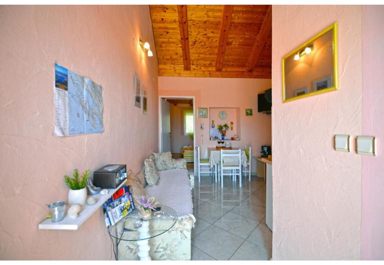 Apartment in Murter - Sunshine Apartment Yellow