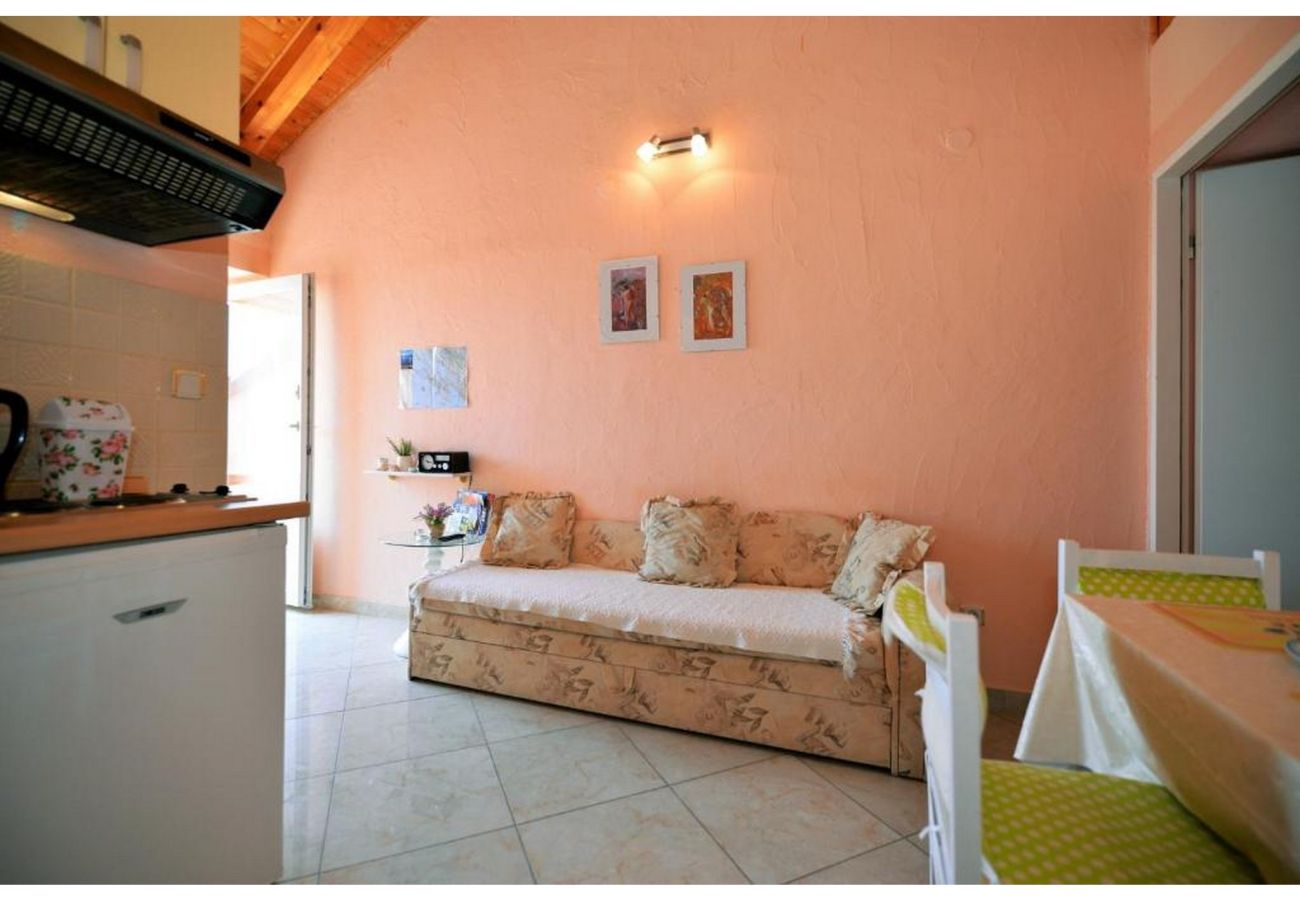 Apartment in Murter - Sunshine Apartment Yellow