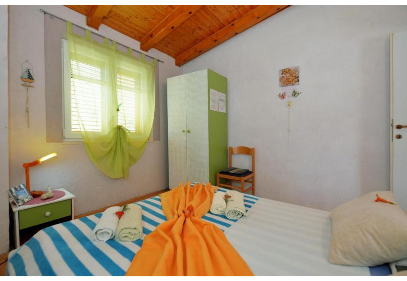 Apartment in Murter - Sunshine Apartment Blue