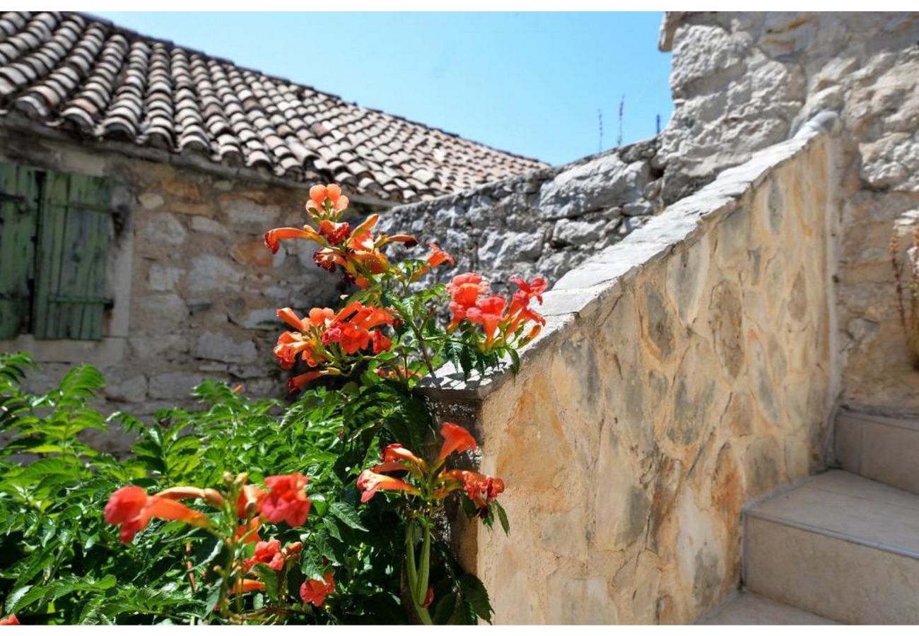 Apartment in Murter - Sunshine Apartment Blue