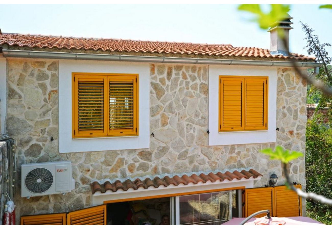 Apartment in Murter - Sunshine Apartment Blue