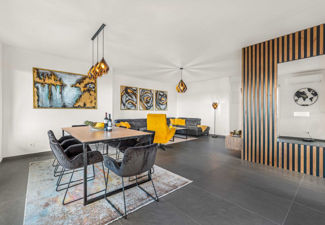 Apartment in Šibenik-Brodarica - Luxury Three Bedroom Apartment Velic C
