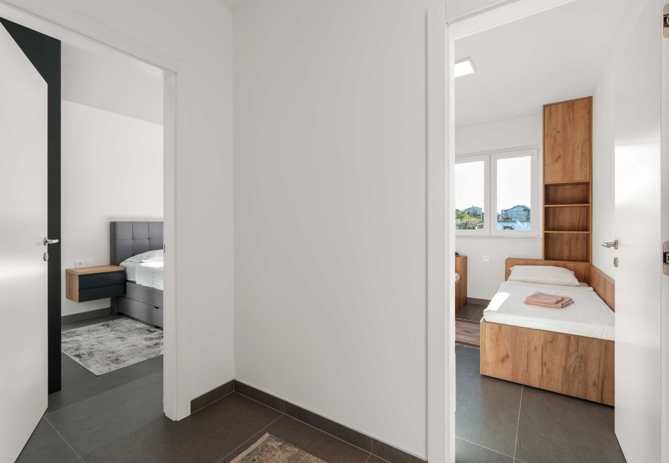 Apartment in Šibenik-Brodarica - Luxury Three Bedroom Apartment Velic C