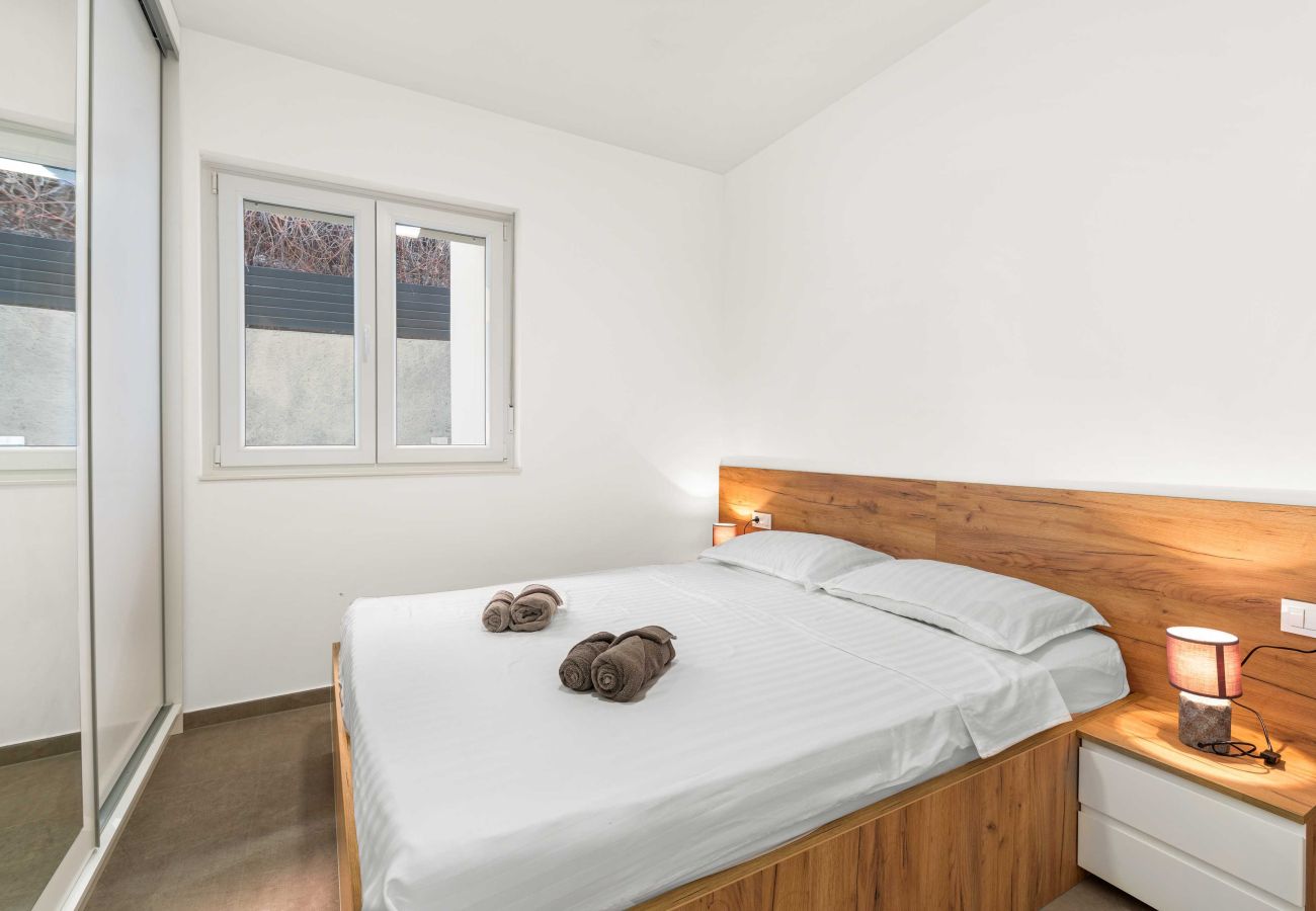 Apartment in Šibenik-Brodarica - Cozy Two Bedroom Apartment Velic A