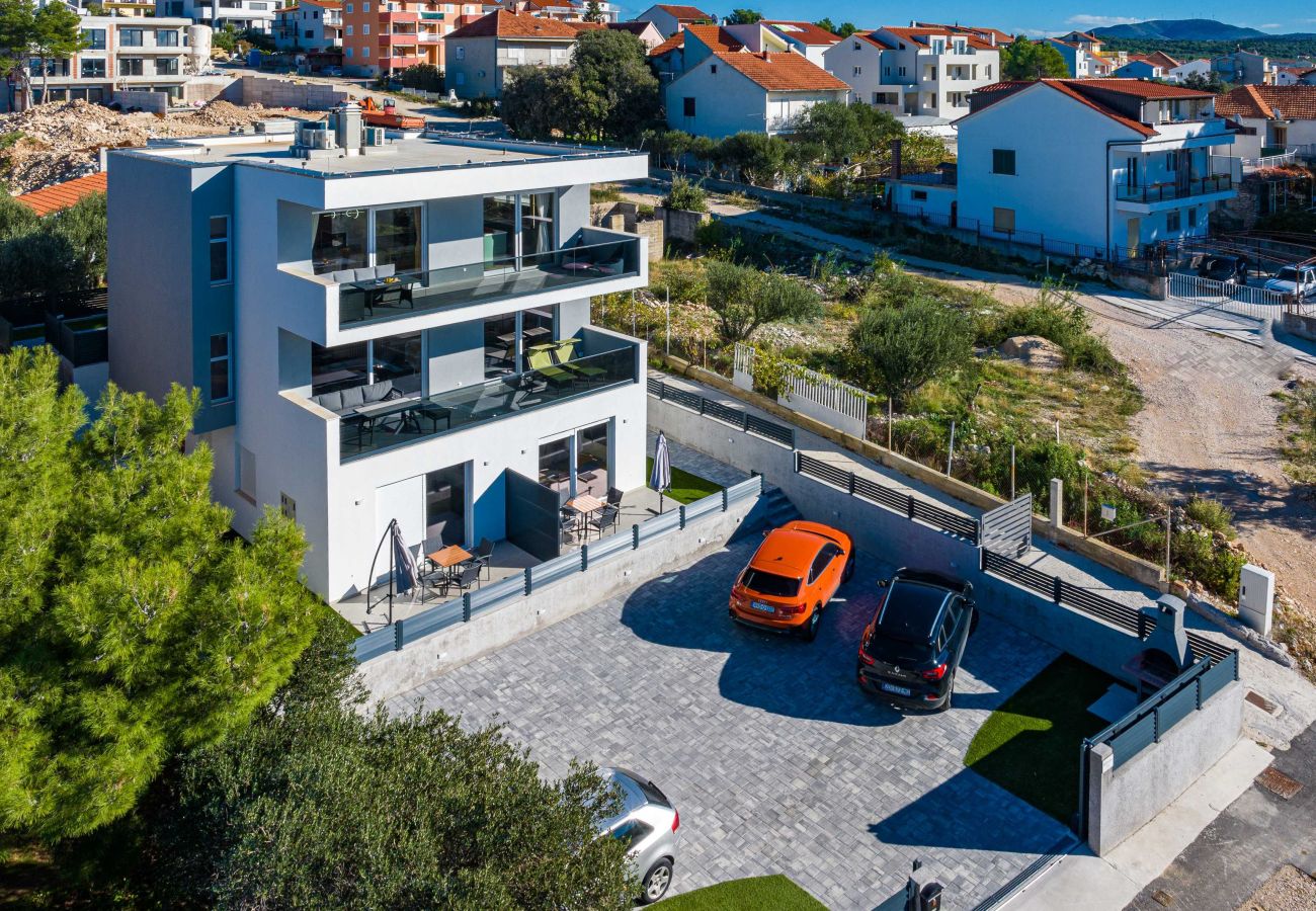 Apartment in Šibenik-Brodarica - Cozy Two Bedroom Apartment Velic B