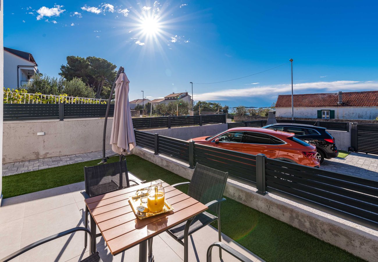 Apartment in Šibenik-Brodarica - Cozy Two Bedroom Apartment Velic B