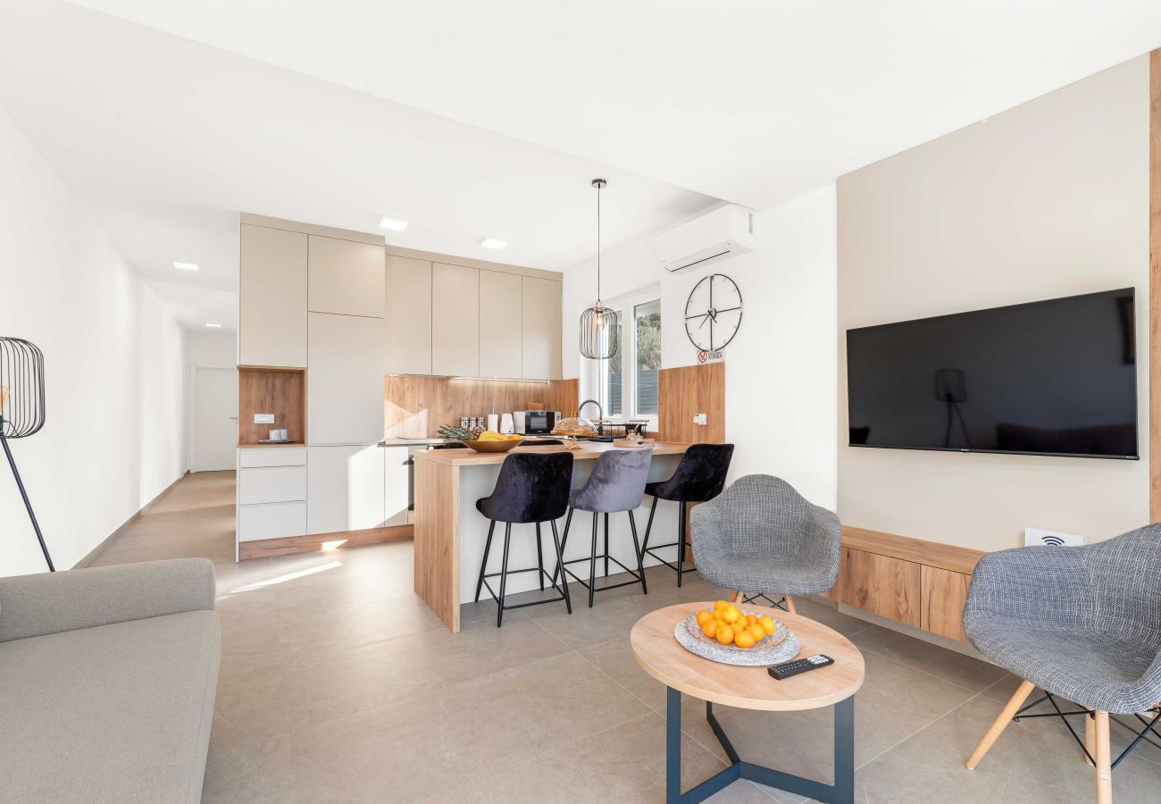 Apartment in Šibenik-Brodarica - Cozy Two Bedroom Apartment Velic B