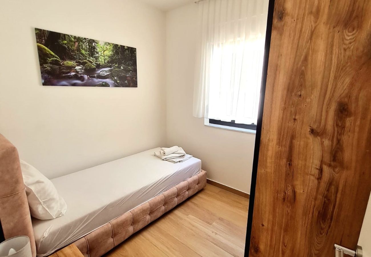 Villa in Krnica - Villa Casalinga with Jacuzzi