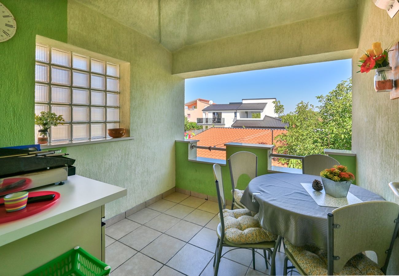 Apartment in Pula - Cute Apartment Oscar in Pula