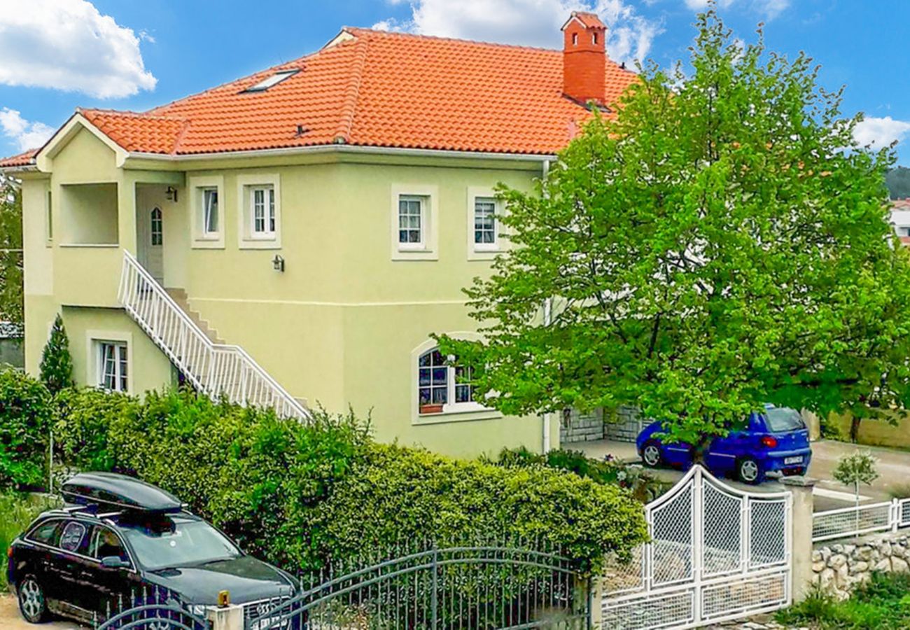 Apartment in Pula - Cute Apartment Oscar in Pula