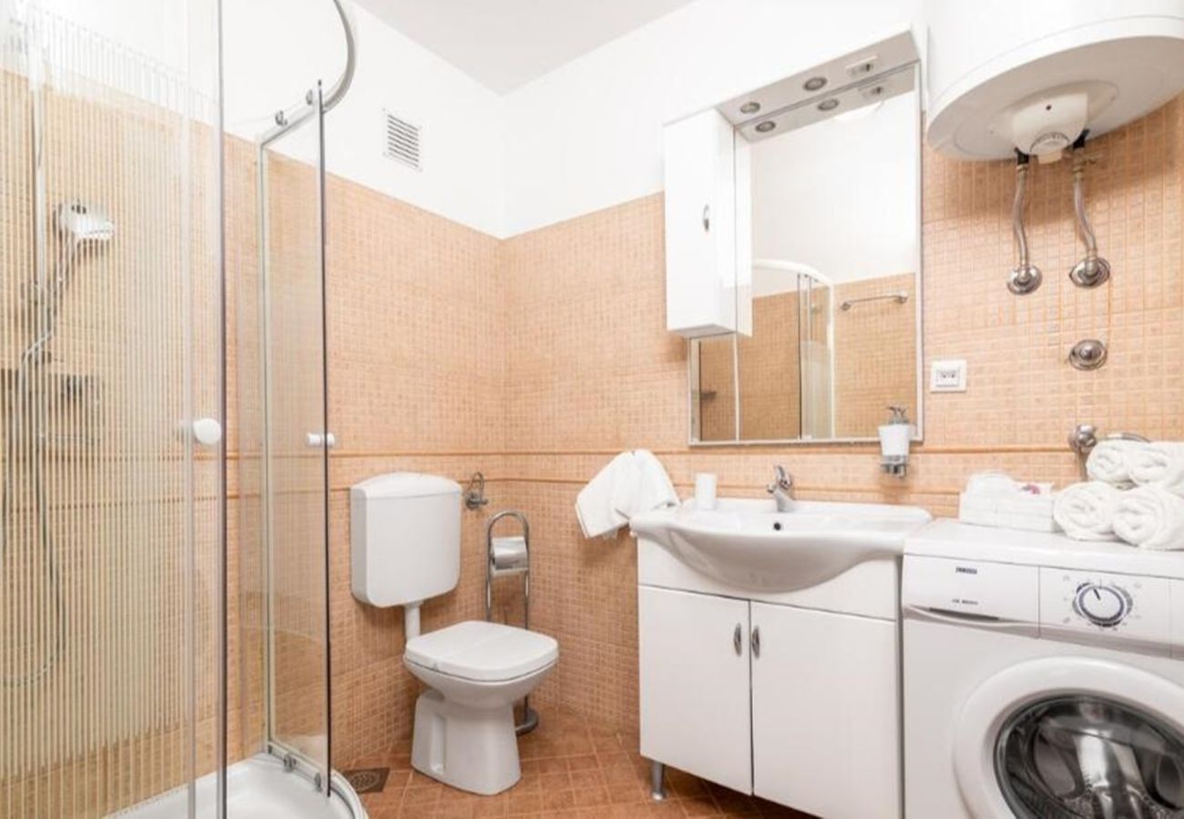 Apartment in Štinjan - Family Apartment Stinjan with Sea View