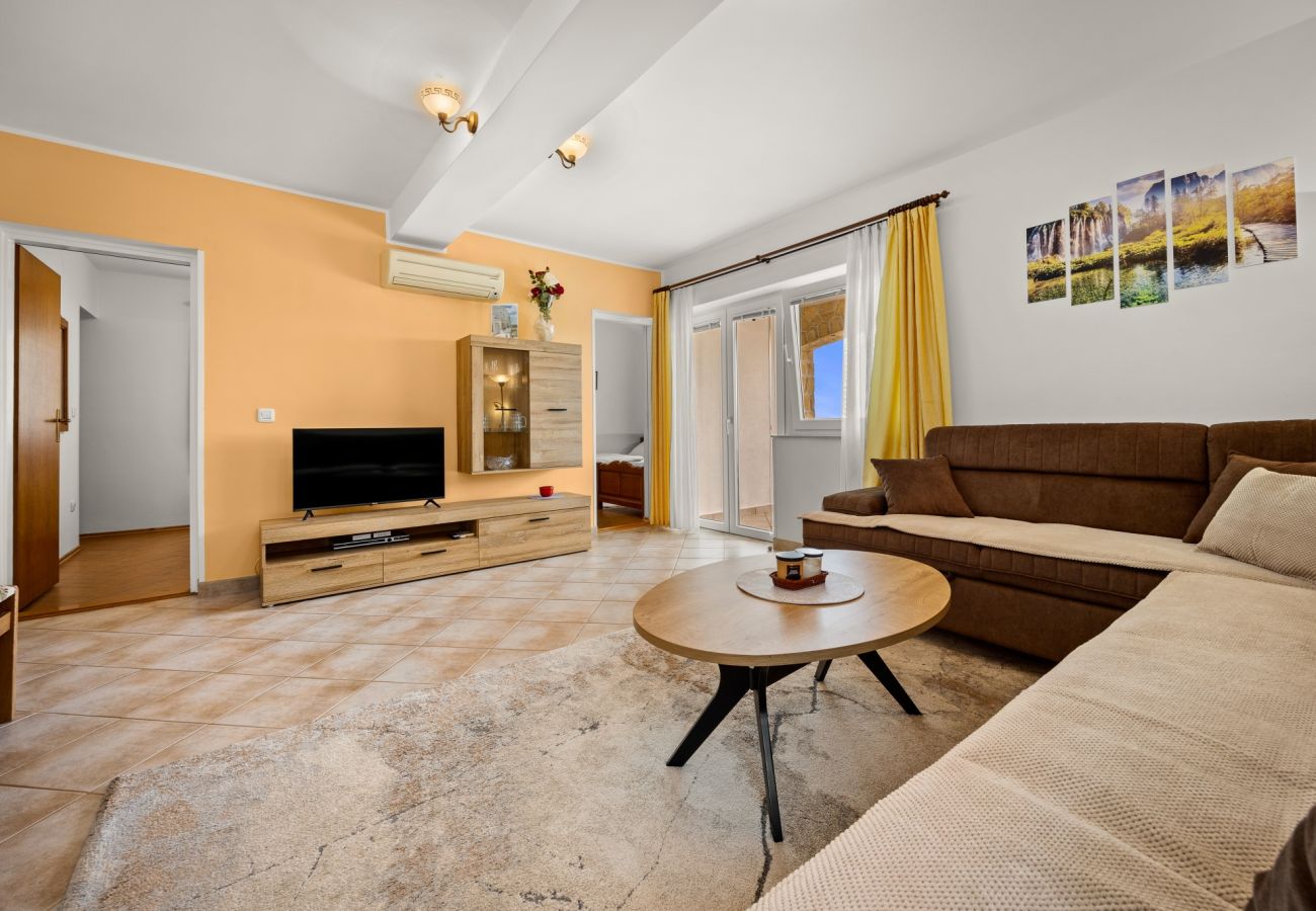 Apartment in Štinjan - Family Apartment Stinjan with Sea View