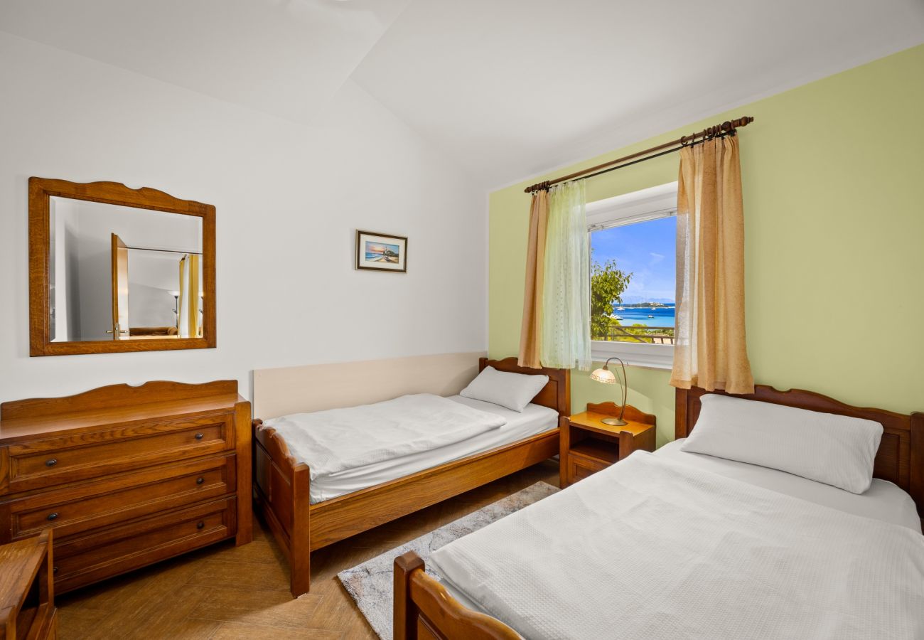 Apartment in Štinjan - Family Apartment Stinjan with Sea View