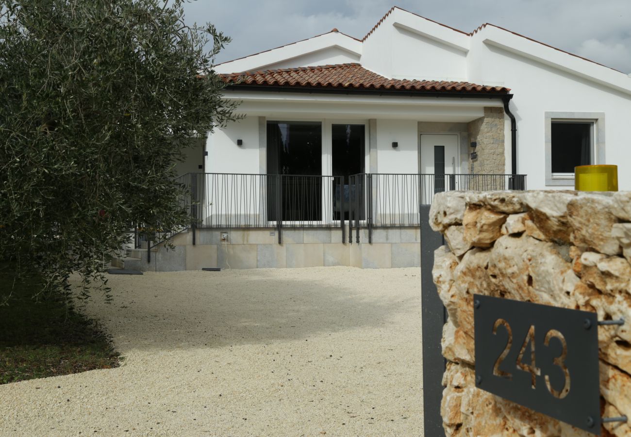 Apartment in Pomer - Oliva Serenity Pool Apartment