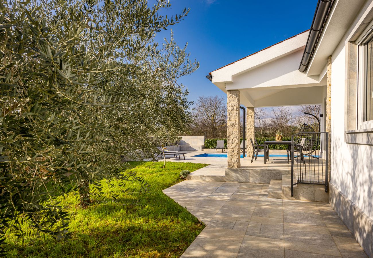 Apartment in Pomer - Oliva Serenity Pool Apartment