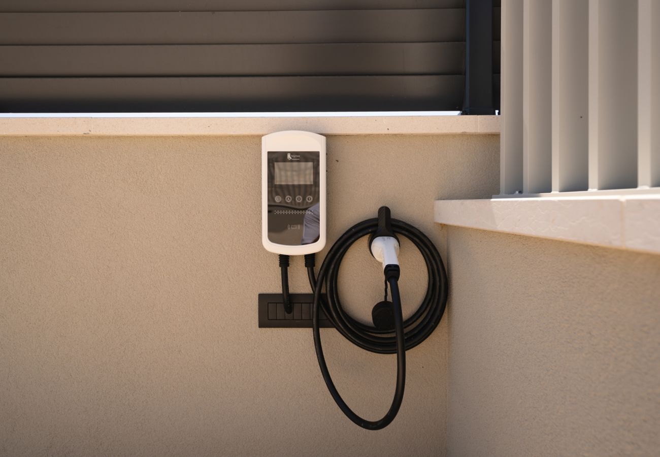 Villa in Funtana - Designer Beach Villa Limes - Pool, Spa & Games